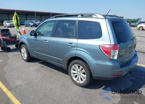 2013 Subaru Forester 2.5X Premium z USA, uszkodzony, nr VIN JF2SHADCXDG423937